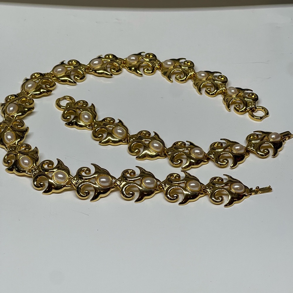 #18 Vintage style 18 in necklace , with bracelet